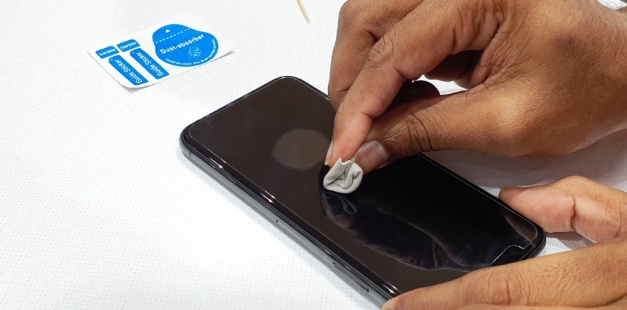 How to Remove a Glass Screen Protector